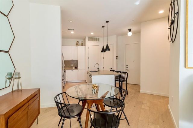 800 Embassy DR 115, Austin, TX 78702