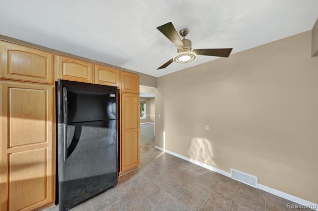 11223 Hemlock Drive, Sterling Heights, MI 48312
