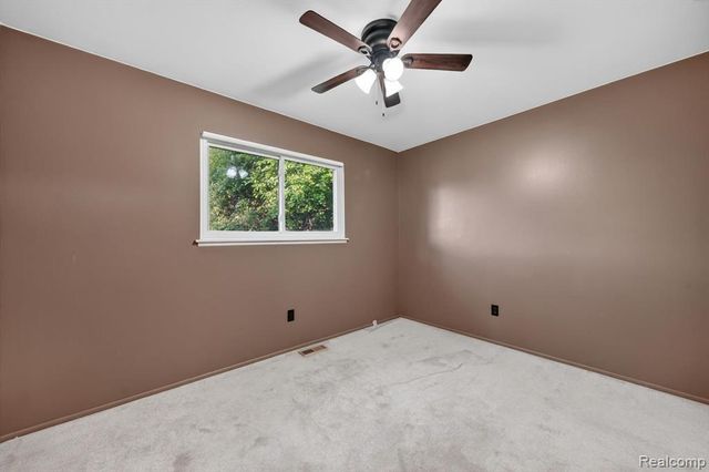 11223 Hemlock Drive, Sterling Heights, MI 48312