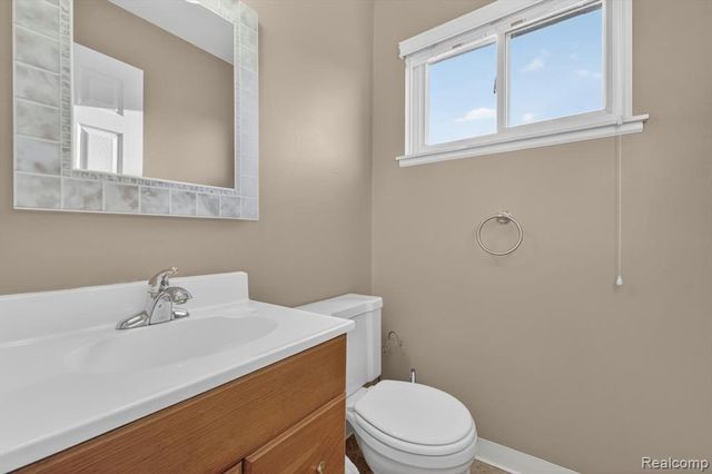 11223 Hemlock Drive, Sterling Heights, MI 48312