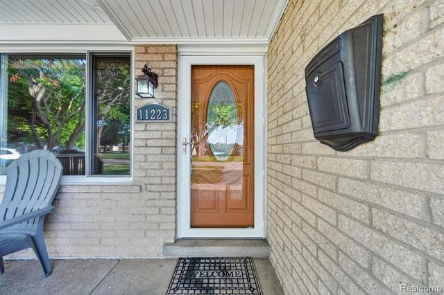 11223 Hemlock Drive, Sterling Heights, MI 48312