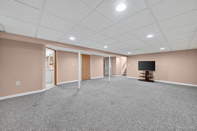 11223 Hemlock Drive, Sterling Heights, MI 48312