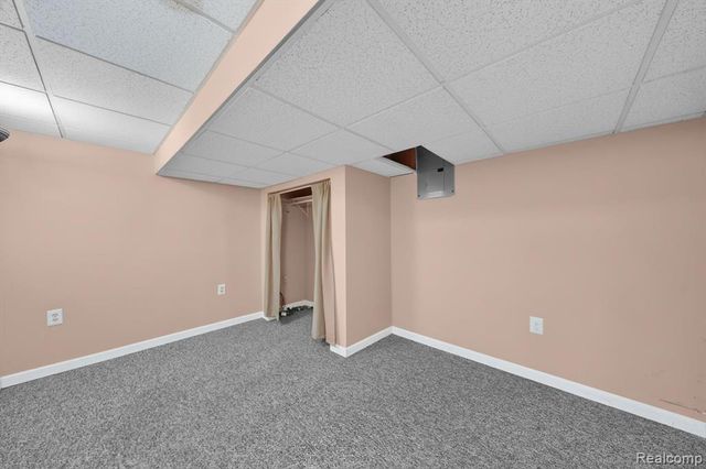 11223 Hemlock Drive, Sterling Heights, MI 48312