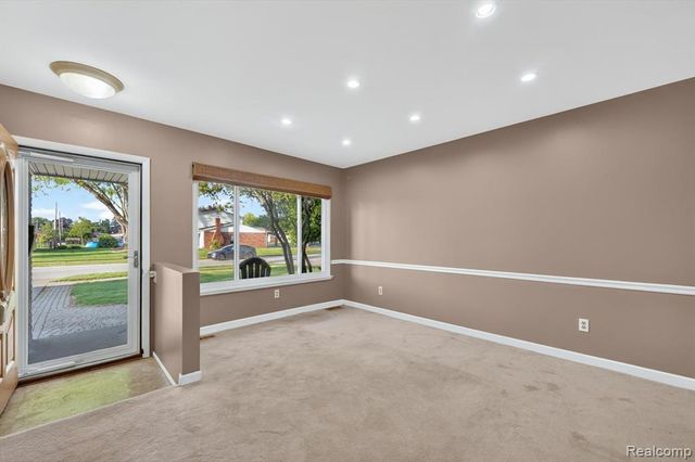 11223 Hemlock Drive, Sterling Heights, MI 48312
