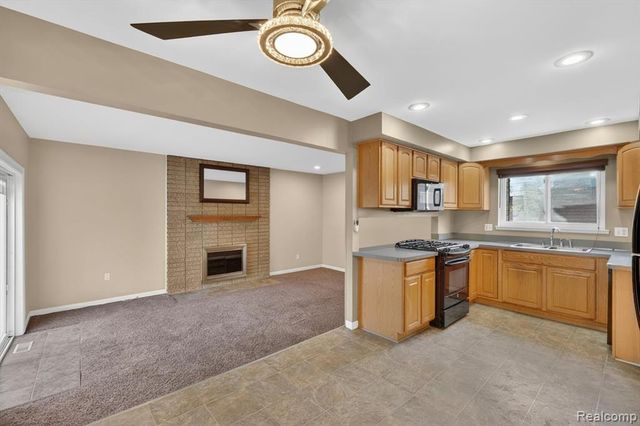 11223 Hemlock Drive, Sterling Heights, MI 48312