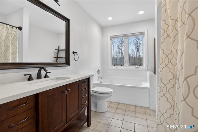 22 Emerald Lane, Bethany, CT 06524