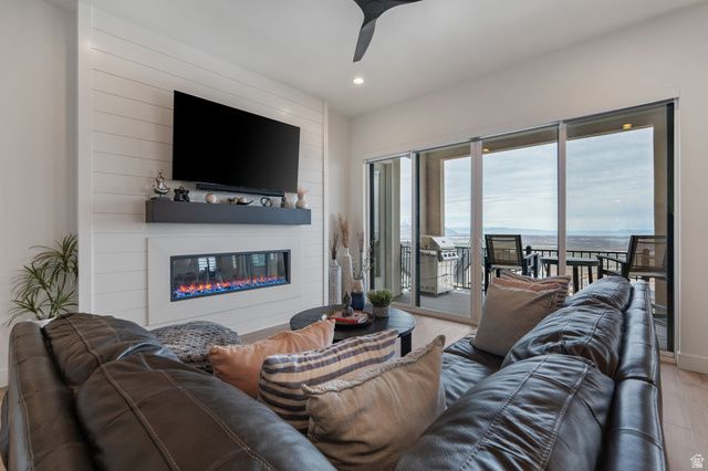 794 S MILLER AVE, North Salt Lake, UT 84054