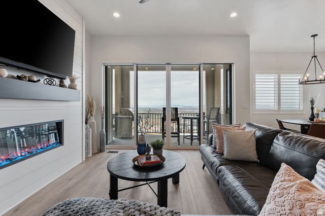 794 S MILLER AVE, North Salt Lake, UT 84054