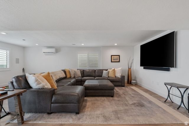 794 S MILLER AVE, North Salt Lake, UT 84054