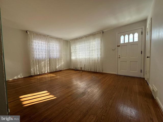 6725 GITHENS AVE, Pennsauken, NJ 08109