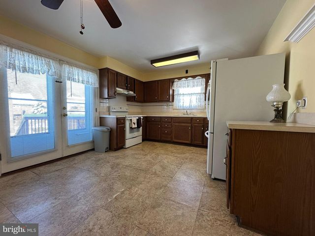 6725 GITHENS AVE, Pennsauken, NJ 08109