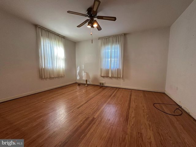 6725 GITHENS AVE, Pennsauken, NJ 08109