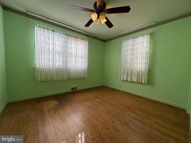 6725 GITHENS AVE, Pennsauken, NJ 08109