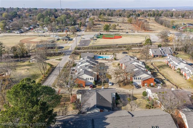 3201 S O Street, Fort Smith, AR 72903