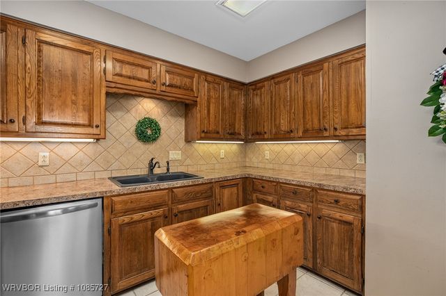 3201 S O Street, Fort Smith, AR 72903