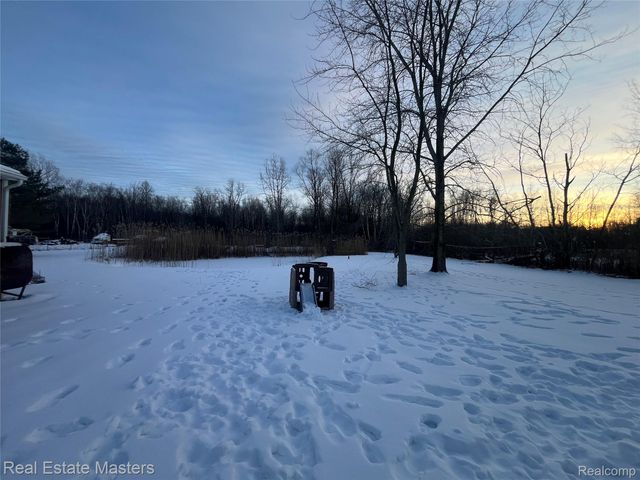 5117 Ravenswood Road, Kimball Township, MI 48074