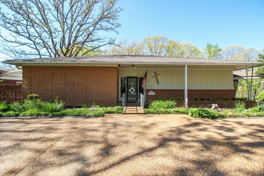 205 Hillwood Dr, Waverly, TN 37185