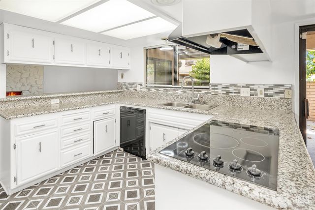 2000 Ashe Road 32, Bakersfield, CA 93309