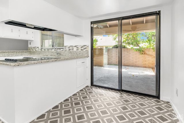 2000 Ashe Road 32, Bakersfield, CA 93309