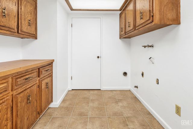 2000 Ashe Road 32, Bakersfield, CA 93309