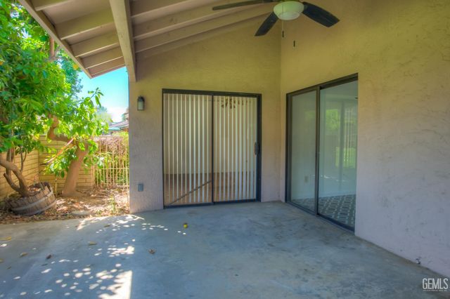 2000 Ashe Road 32, Bakersfield, CA 93309