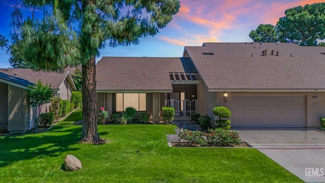 2000 Ashe Road 32, Bakersfield, CA 93309