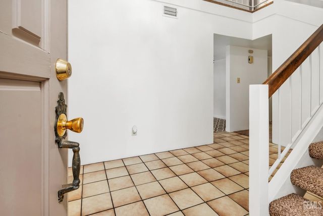 2000 Ashe Road 32, Bakersfield, CA 93309