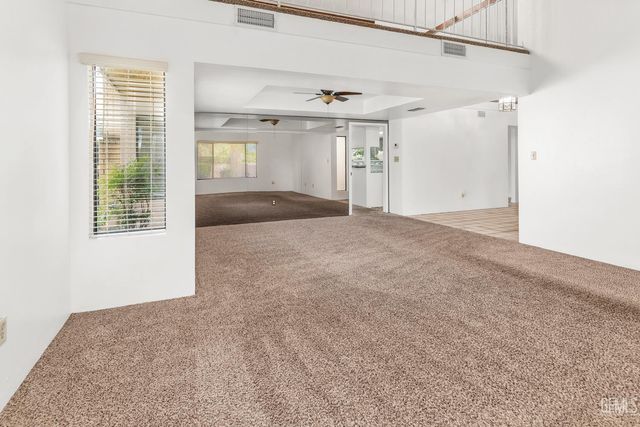 2000 Ashe Road 32, Bakersfield, CA 93309