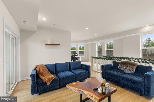 43895 CIRCUIT SQ, Ashburn, VA 20147