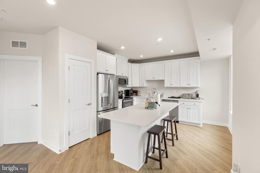 43895 CIRCUIT SQ, Ashburn, VA 20147