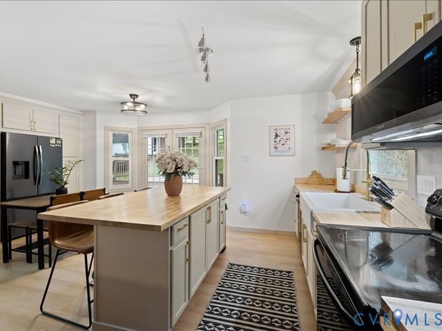 6806 Full Rack Cir, Midlothian, VA 23112