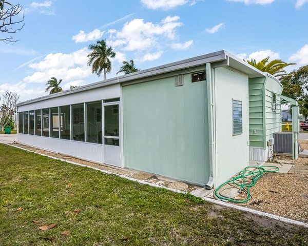 8500 SW 21st Street, Davie, FL 33324