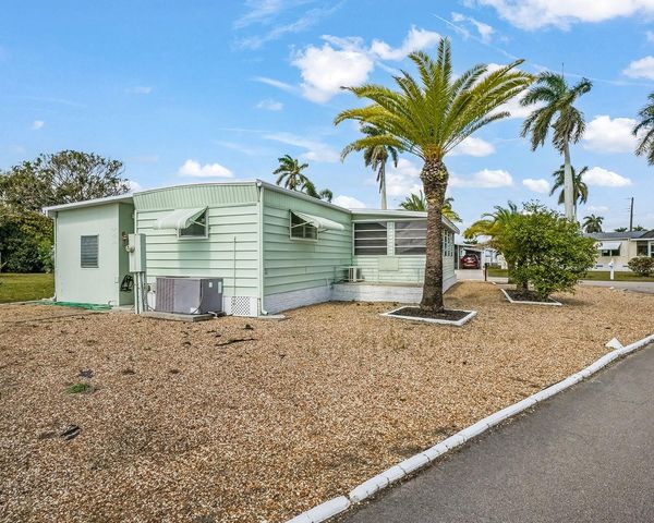 8500 SW 21st Street, Davie, FL 33324