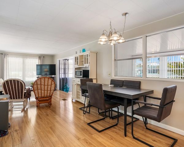 8500 SW 21st Street, Davie, FL 33324