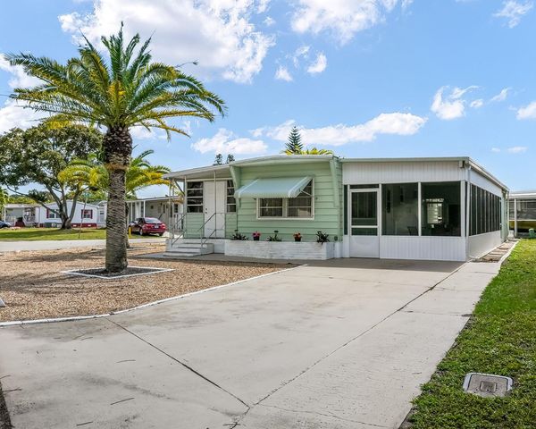 8500 SW 21st Street, Davie, FL 33324
