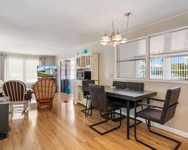 8500 SW 21st Street, Davie, FL 33324