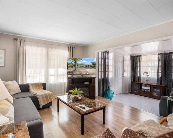 8500 SW 21st Street, Davie, FL 33324