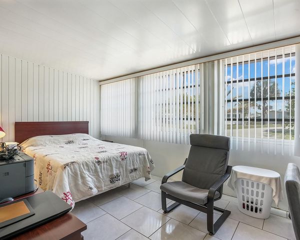 8500 SW 21st Street, Davie, FL 33324