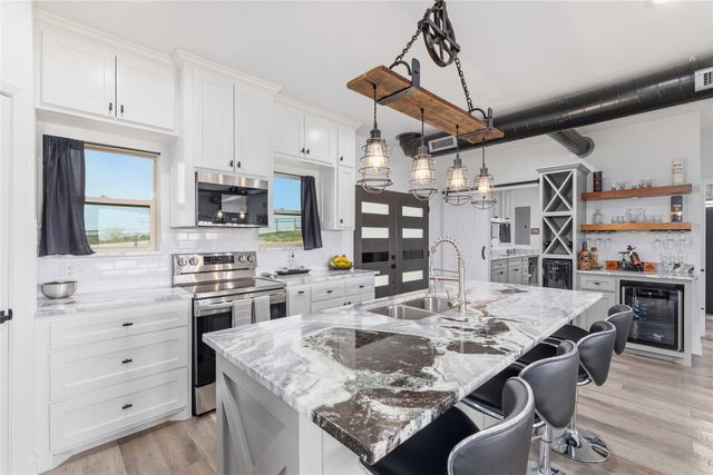 115 Comanche Vista Drive, Comanche, TX 76442