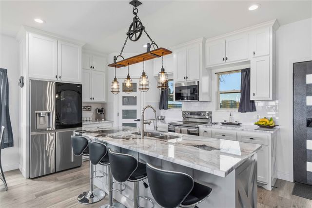 115 Comanche Vista Drive, Comanche, TX 76442
