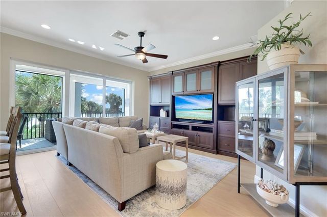 9201 Quartz LN 201, Naples, FL 34120