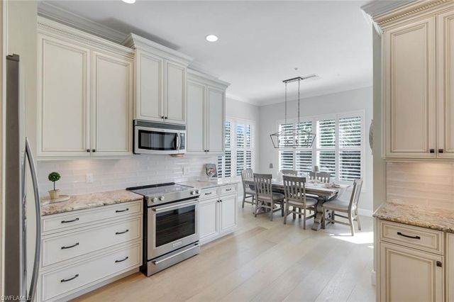 9201 Quartz LN 201, Naples, FL 34120