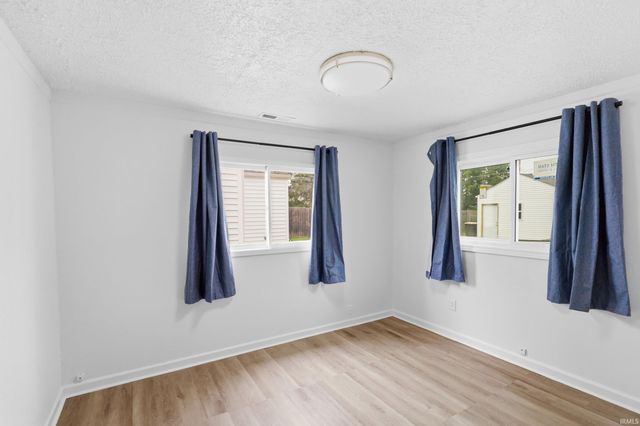 2710 CHARLOTTE Avenue, Fort Wayne, IN 46805