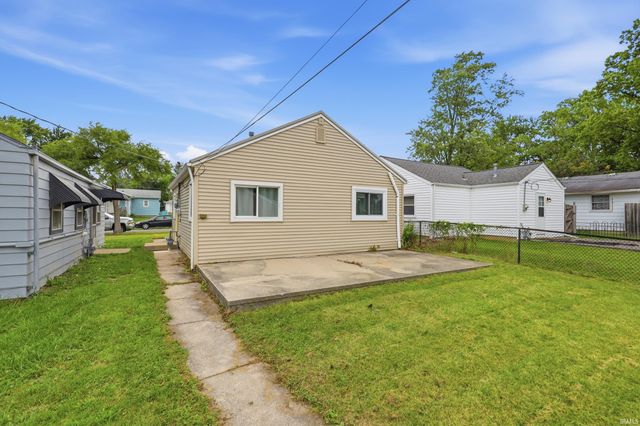 2710 CHARLOTTE Avenue, Fort Wayne, IN 46805