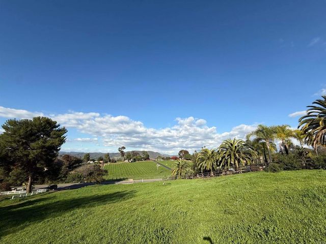 1851 E Mission Road, Fallbrook, CA 92028