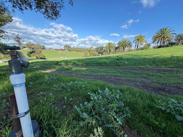 1851 E Mission Road, Fallbrook, CA 92028