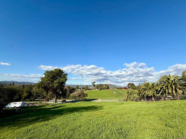 1851 E Mission Road, Fallbrook, CA 92028