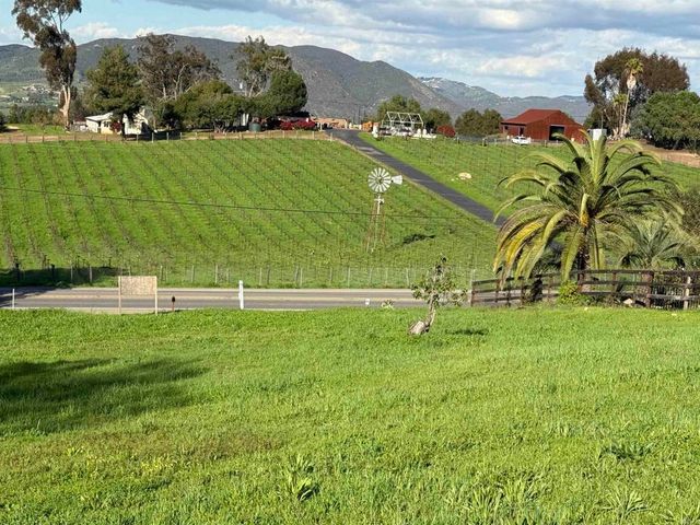 1851 E Mission Road, Fallbrook, CA 92028