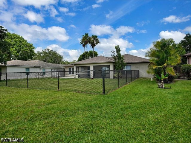 3200 Orange Grove TRL, Naples, FL 34120