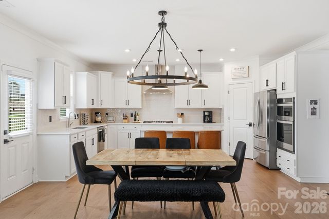 11016 Larkslea Lane, Charlotte, NC 28278